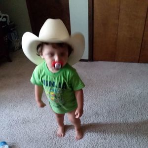 Meet your Posher, Gil